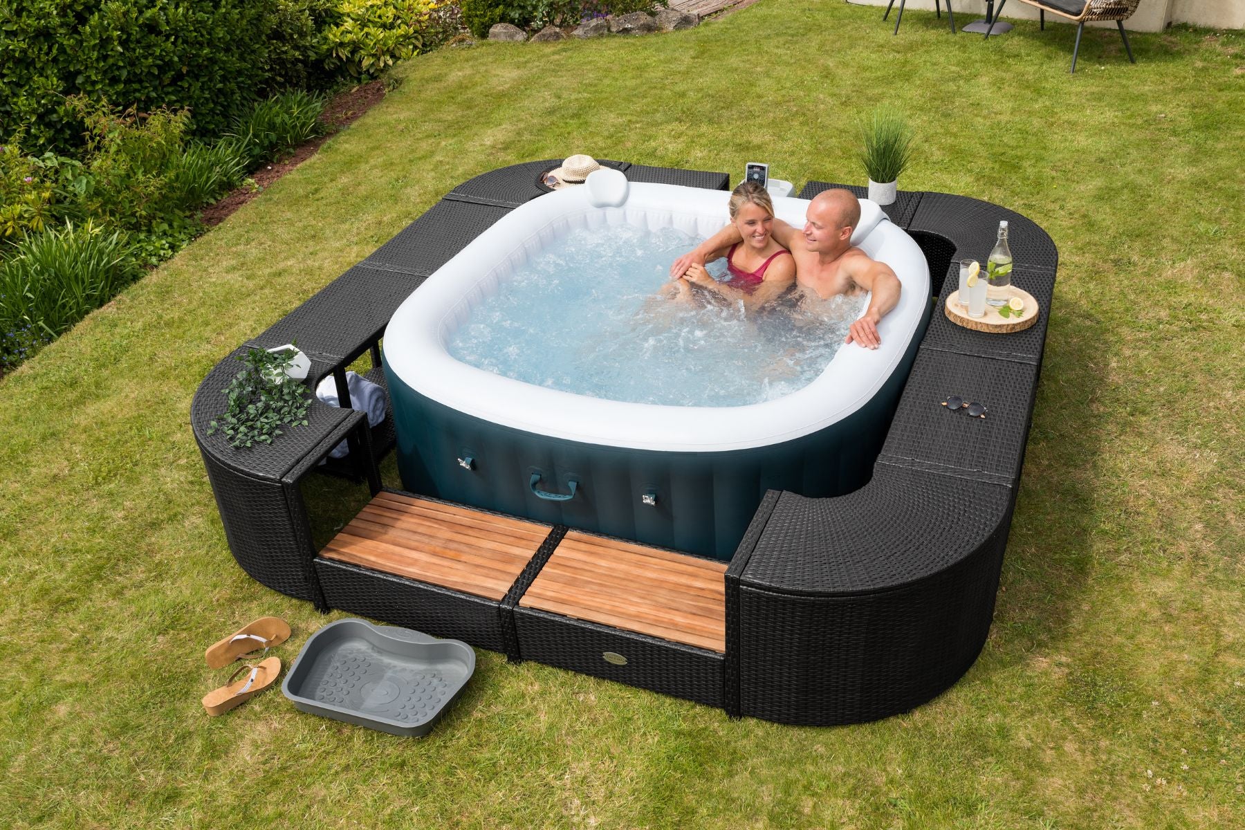 Square Rattan Hot Tub Surround 188cm Black - Image 4