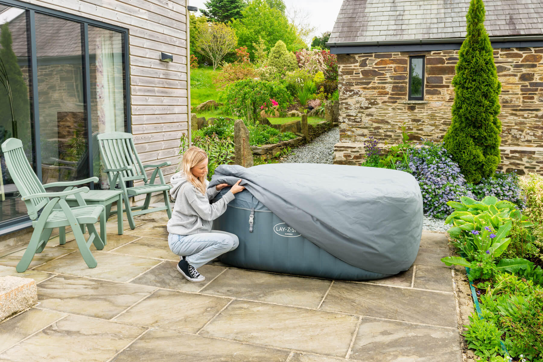 Square Thermal Hot Tub Cover - Medium 180cm x 71cm - Image 3