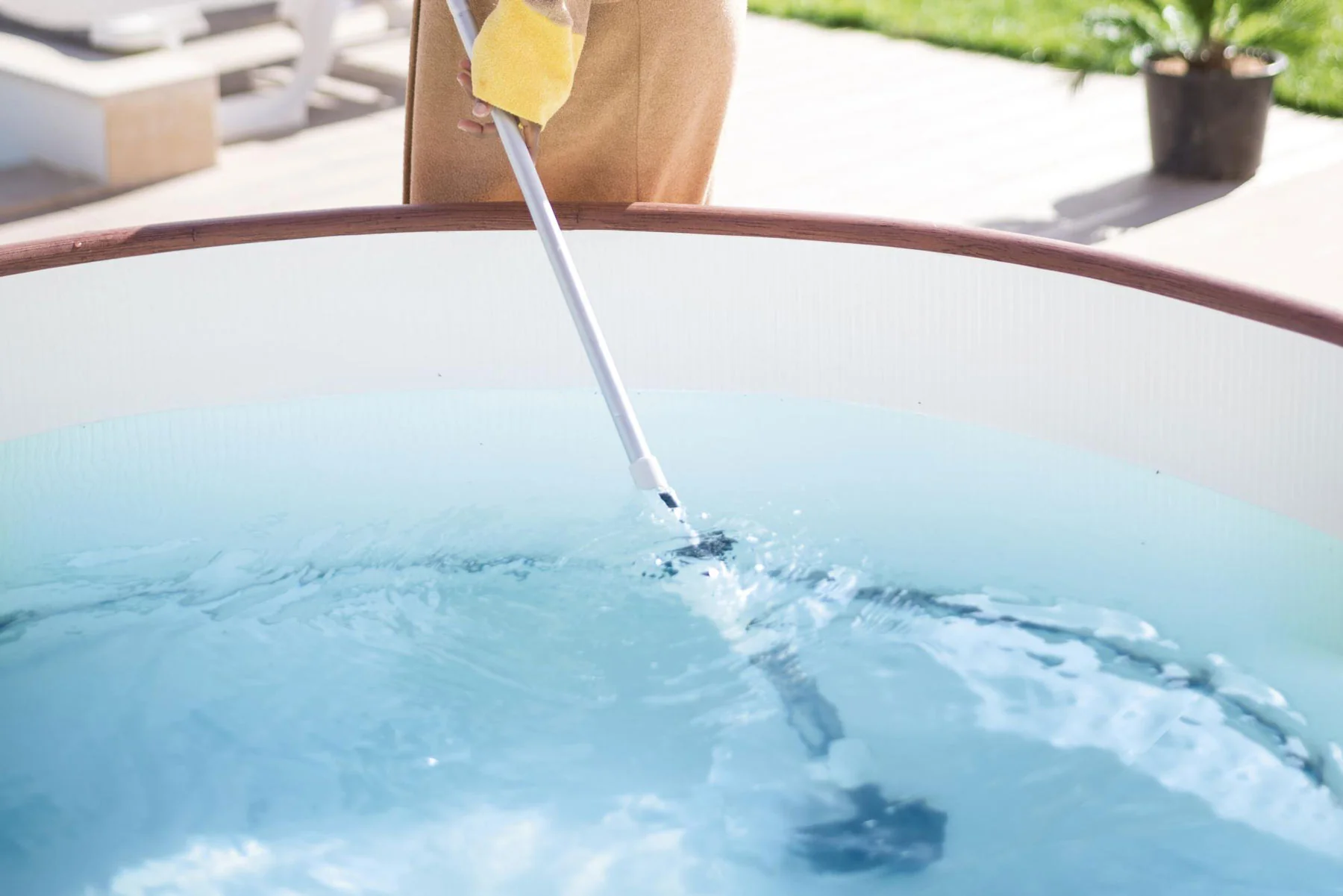 Rechargeable Underwater Vacuum - Image 11