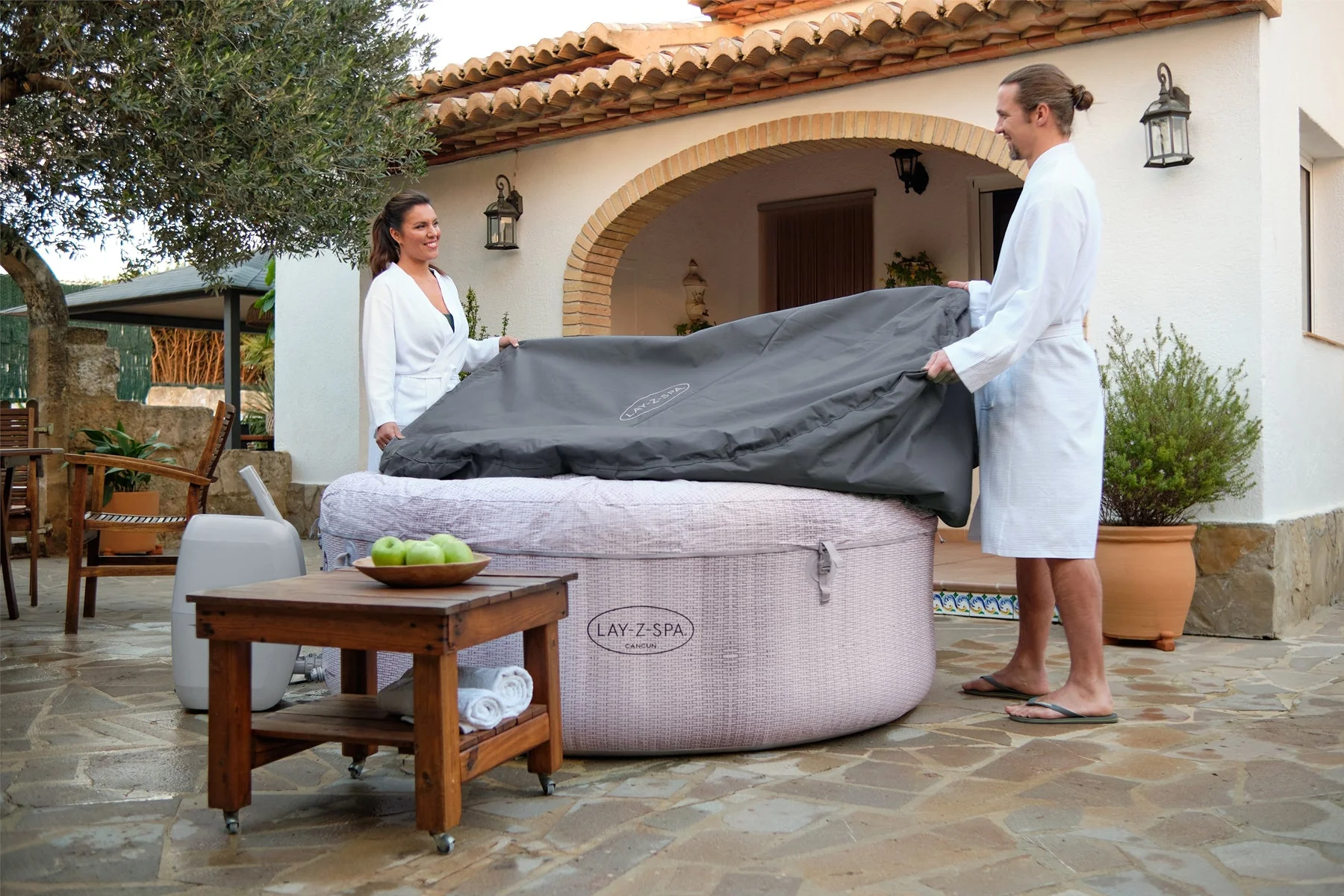 Round Thermal Hot Tub Cover - Small 180cm x 66cm - Image 3